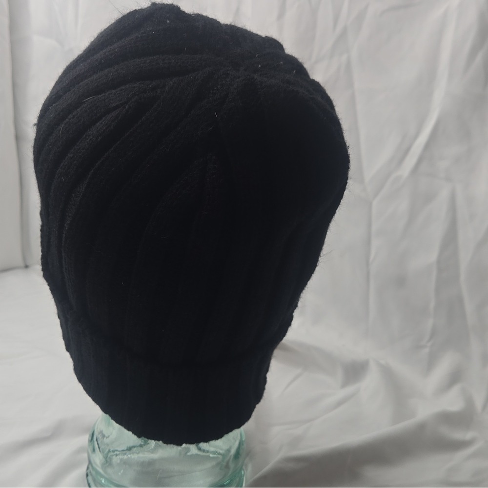 Men's Black Solid Ribbed Knit Beanie Hat w/ Triangle Mountain Logo Patch One siz - Picture 3 of 6
